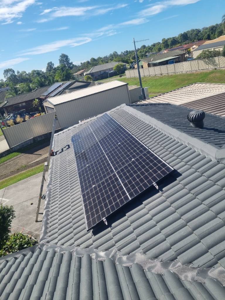 residential solar energy storage systems operate